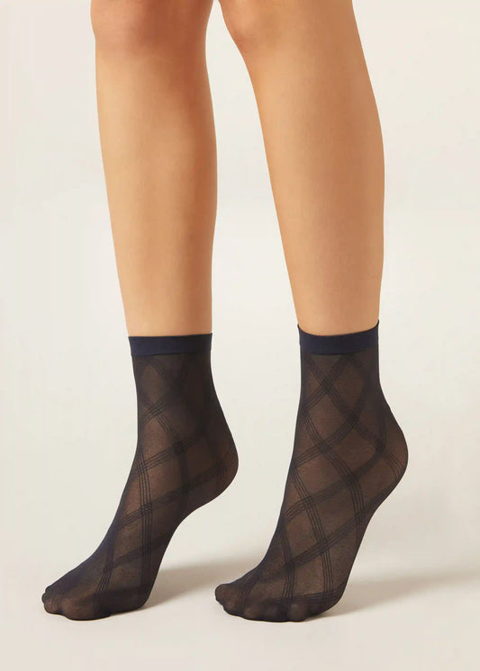 Short Diamond Patterned Socks